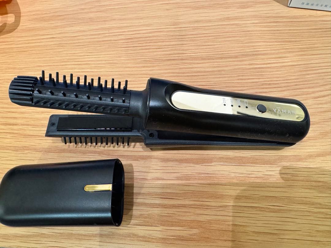 YAMAN ブラシ型ヘアアイロン 160/180/210度