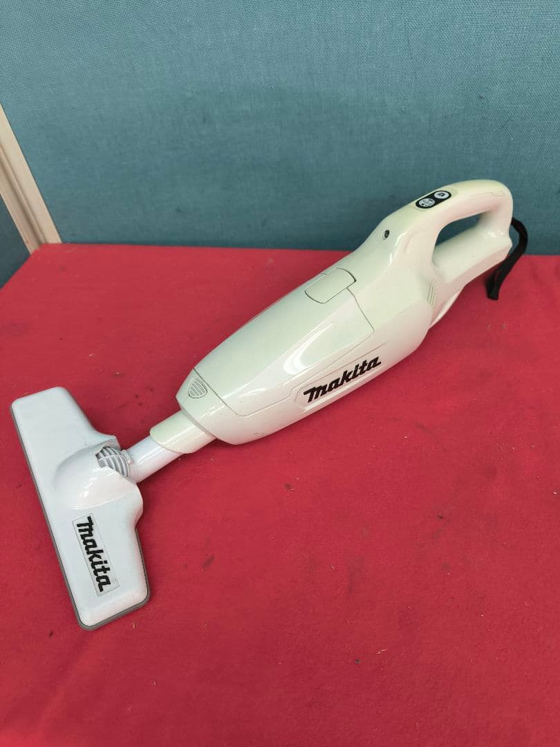 美品　マキタ コードレス掃除機CL107 紙パック式　CL107FDSHW