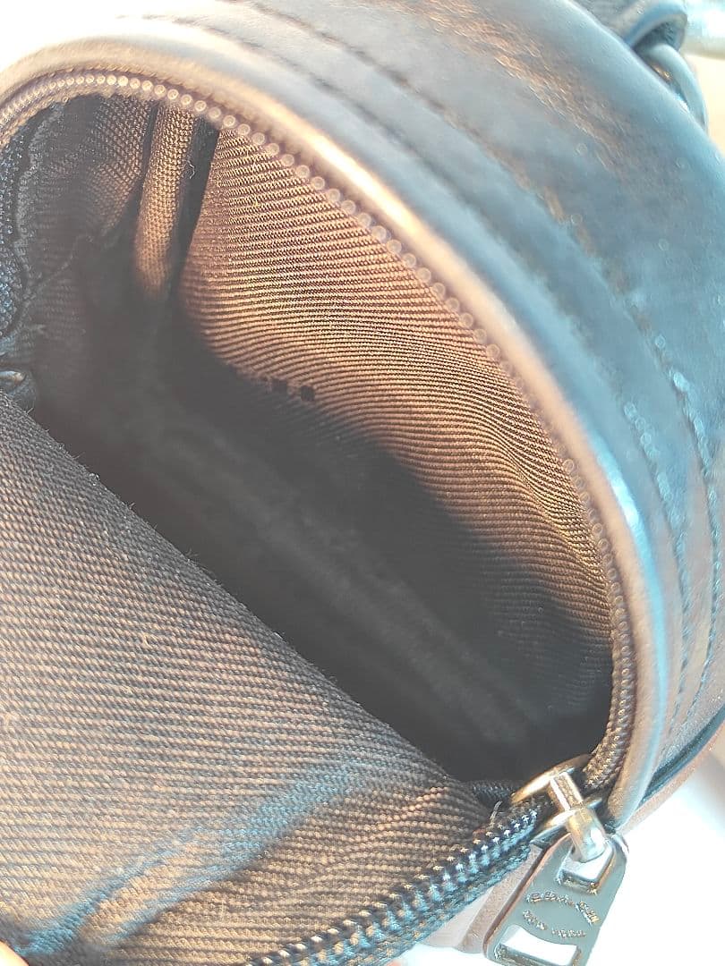 【極美品】COACH コーチ正規品　高級バックチャーム　本革ツートンキーホルダー