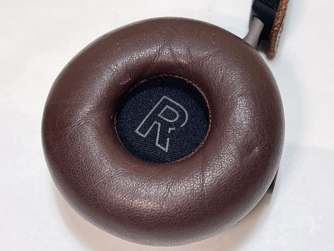 Bang & Olufsen Beoplay ワイヤレスオンイヤーヘッドホン