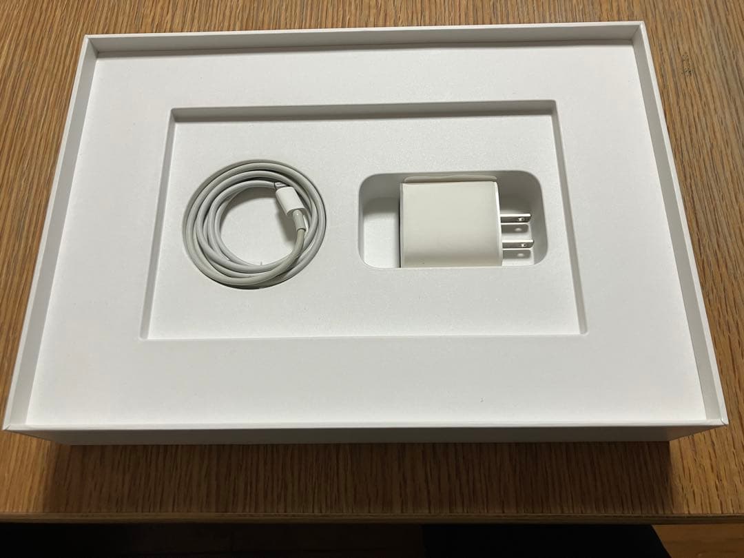 Apple iPad (第8世代) スペースグレー 32GB Wi-Fiモデル