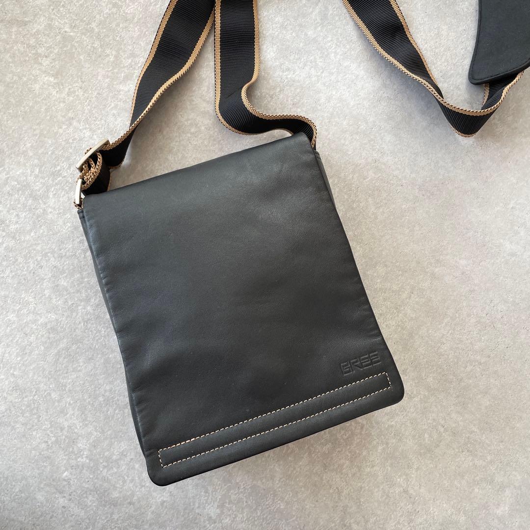 美品 ブリー BREE フラップショルダーバッグ ブラック