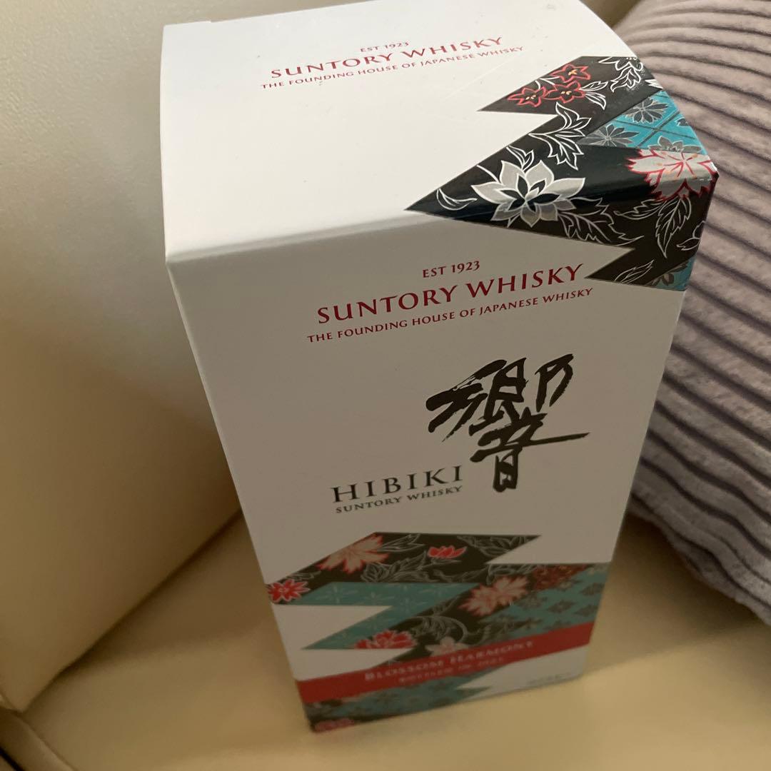 【未開封】サントリー響HIBIKI Blossom Harmony 700ml