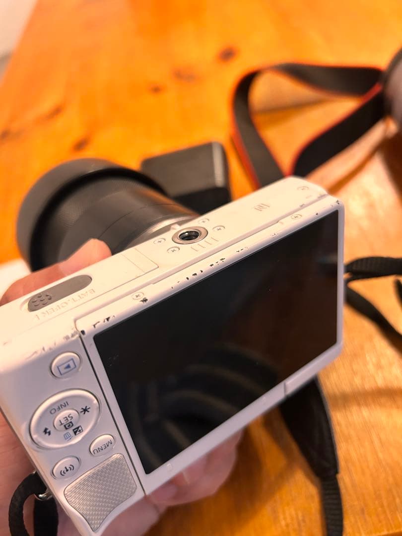 デジタルカメラ canon EOS M100