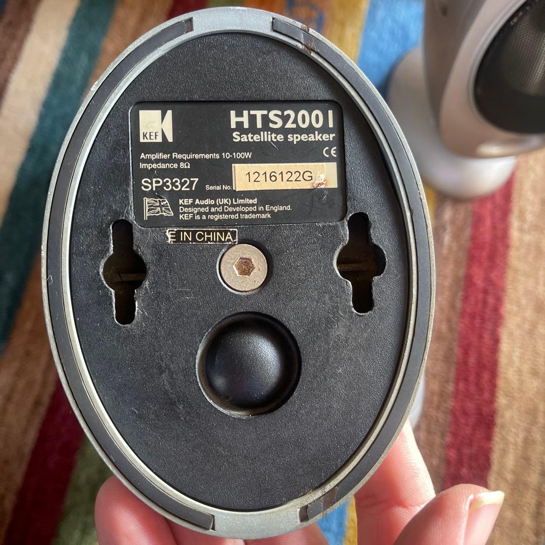 KEF サラウンドスピーカー シルバー