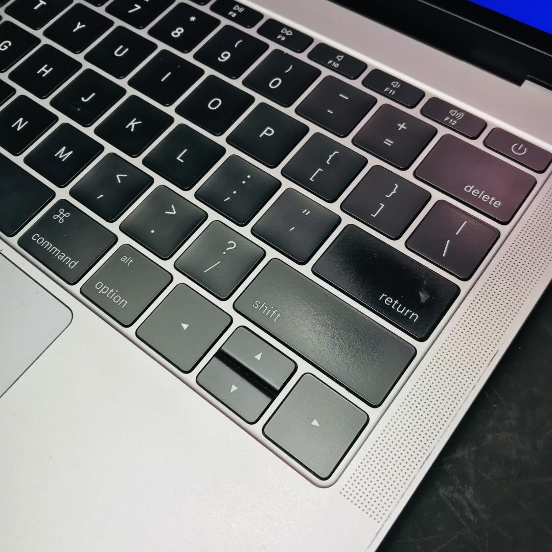 91) Macbook Pro 13 i7 16G 256G 新品バッテリ