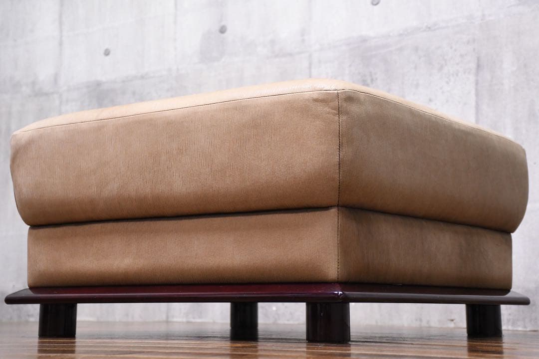 EAC68 北谷家具 キットファニチュア 仔山羊革張り オットマン スツール