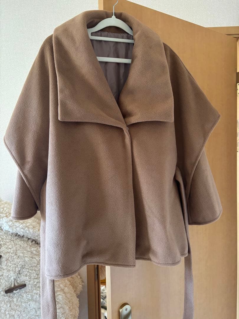 ジャケット・アウター Acka. flare cape coat