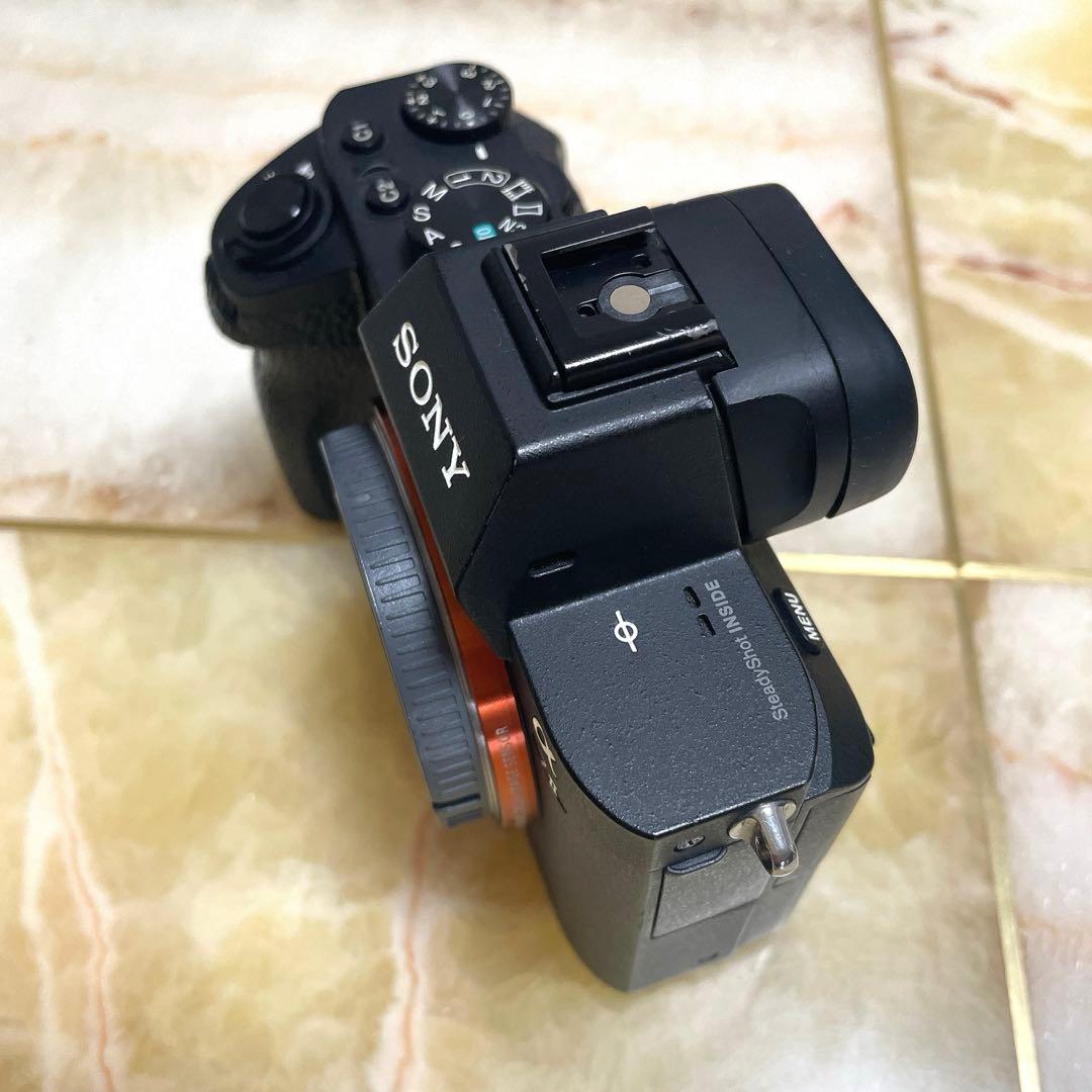ソニー　α7ii　ボディ　(バッテリーx2、充電器付き)
