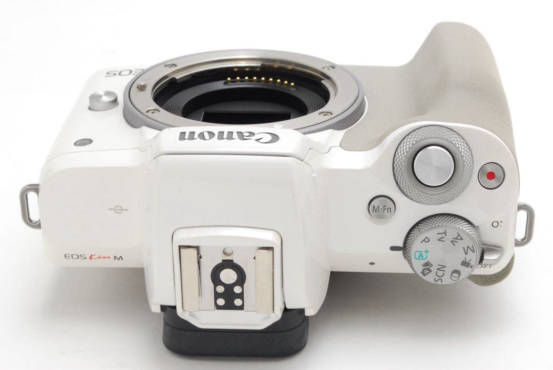 ✨極美品✨キャノン EOS Kiss M❤️Wi-Fi&ラクラク自撮り！