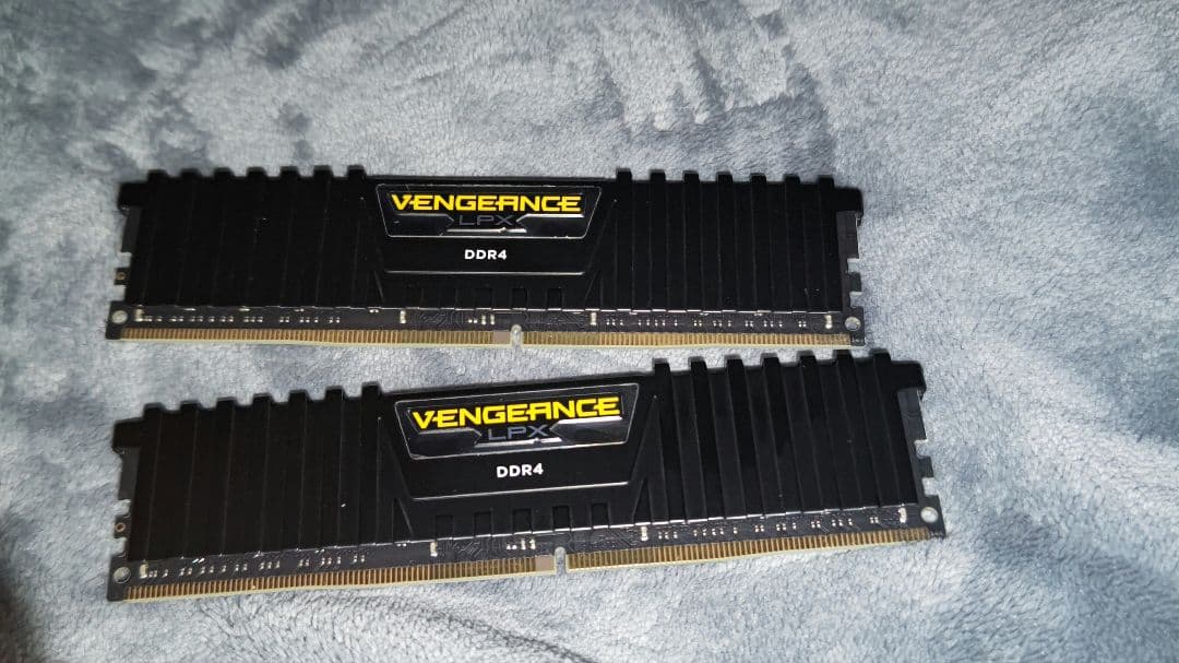CORSAIR DDR4 32GB (2x16GB) 3000MHz動作確認済み