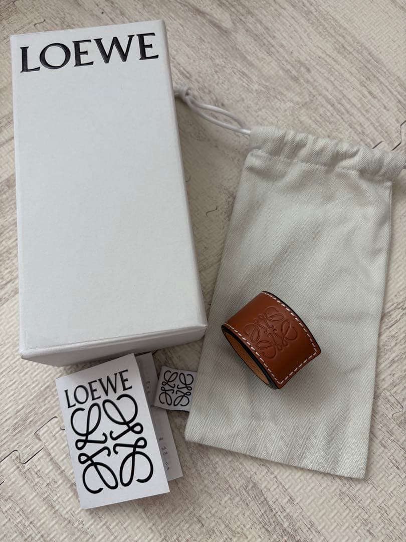 【美品】LOEWE ラップブレスレット　スモールタン