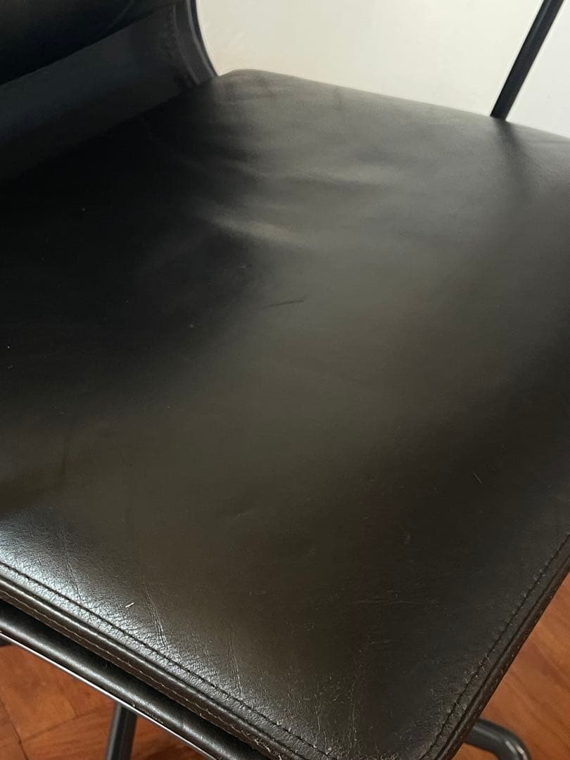 ハーマンミラー イームズ ソフトパッド チェア ブラック