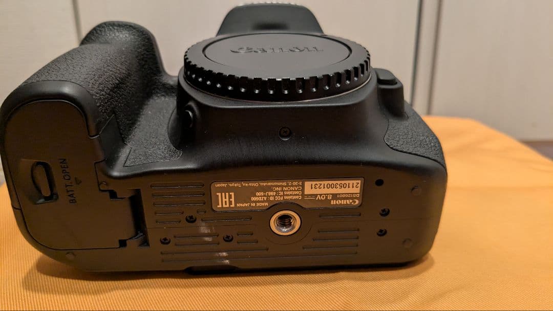 Canon EOS 90D ボディ バッテリー・チャージャー・ストラップ・説明書