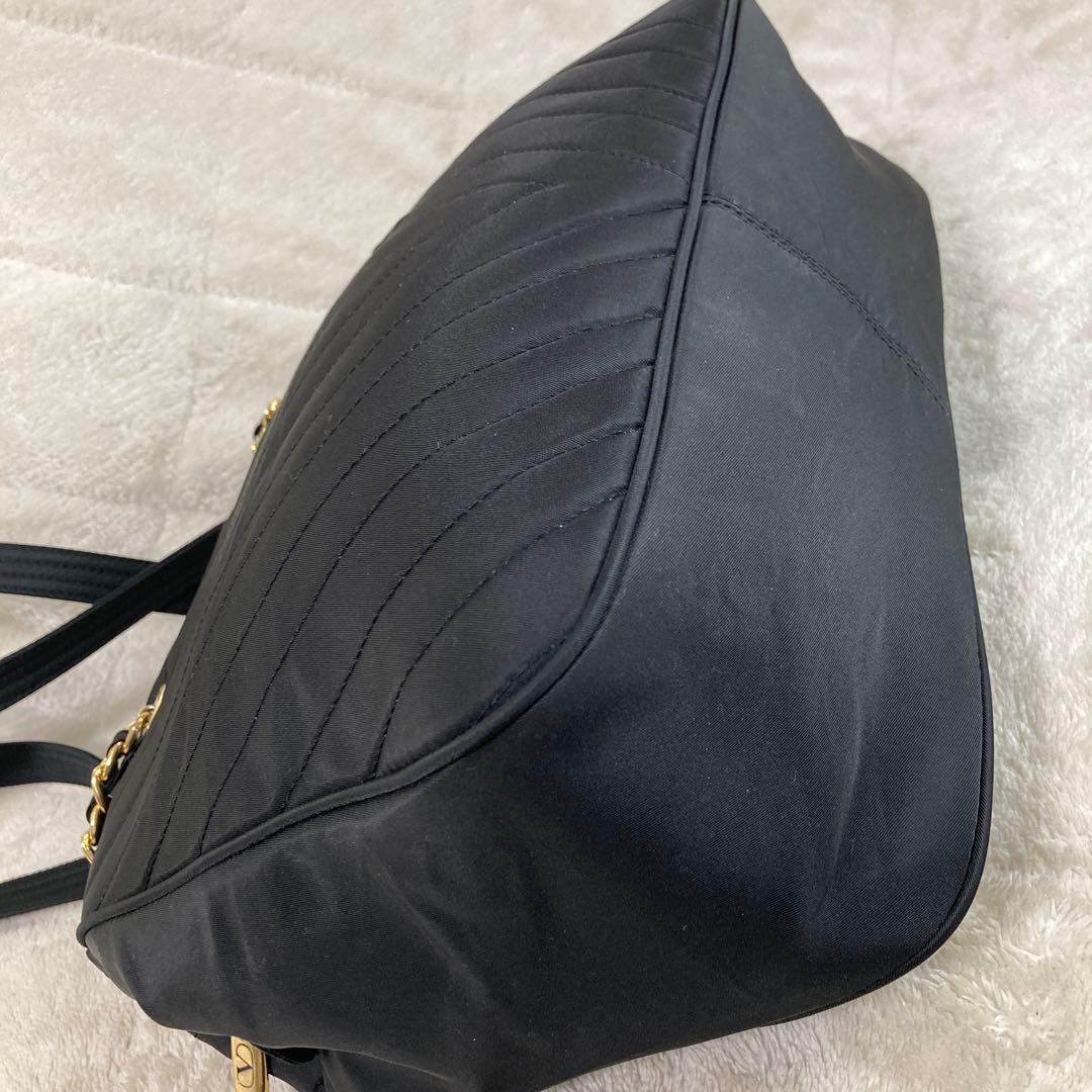 美品　ヴァレンティノ　チェーンショルダーバッグ　キルティング　インナーバッグ　黒