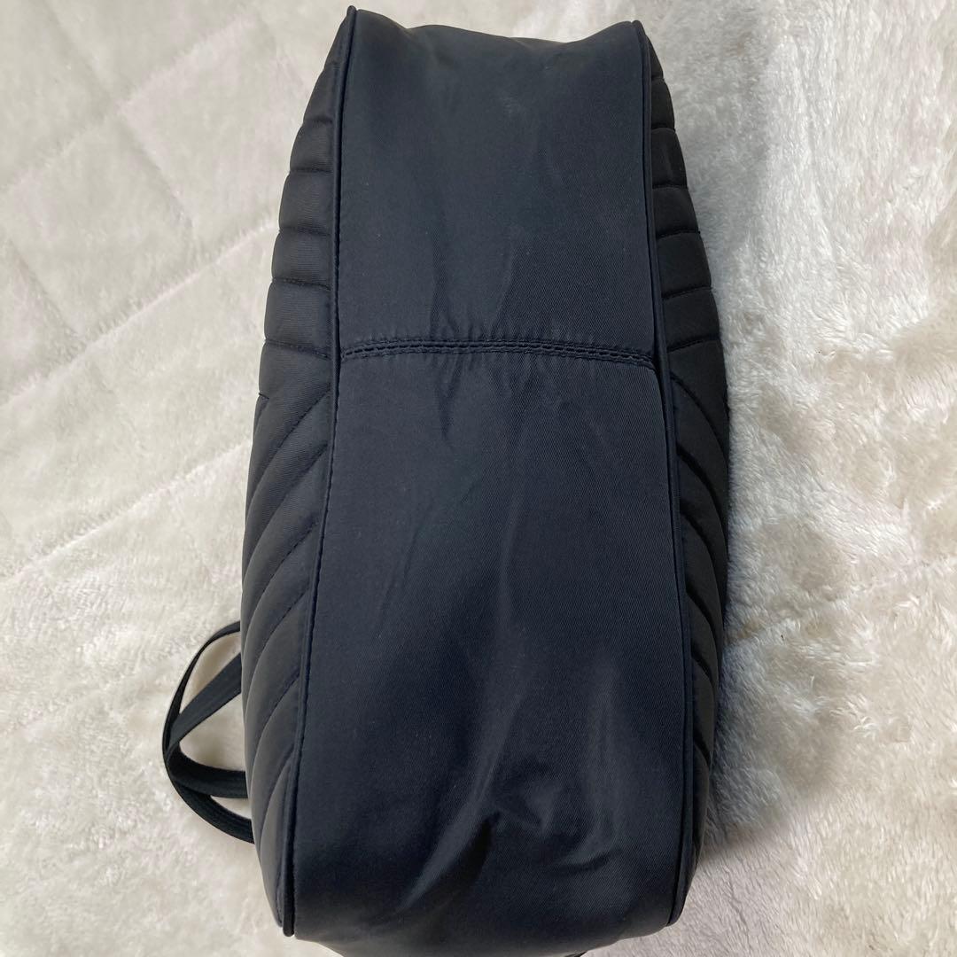 美品　ヴァレンティノ　チェーンショルダーバッグ　キルティング　インナーバッグ　黒