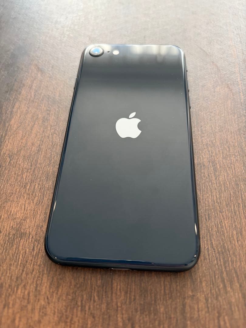 Apple iPhone SE (第3世代) ブラック 本体