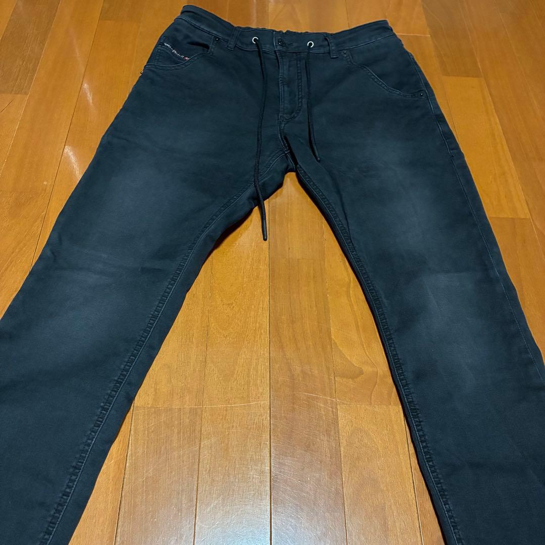 ディーゼル　最新定番カラーブラック　ジョグジーンズ　30インチ　436