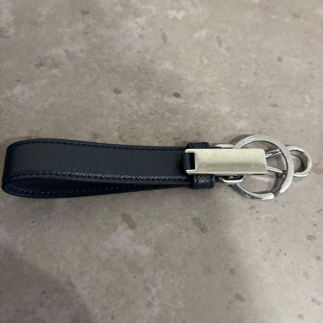やんぬPRADA キーリング　ネイビー