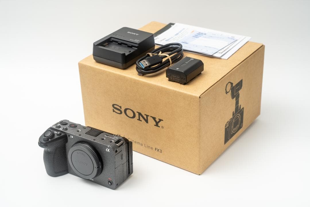 SONY FX3 美品｜撮影枚数827枚｜ボディのみ｜元箱・付属品完備｜使用極少