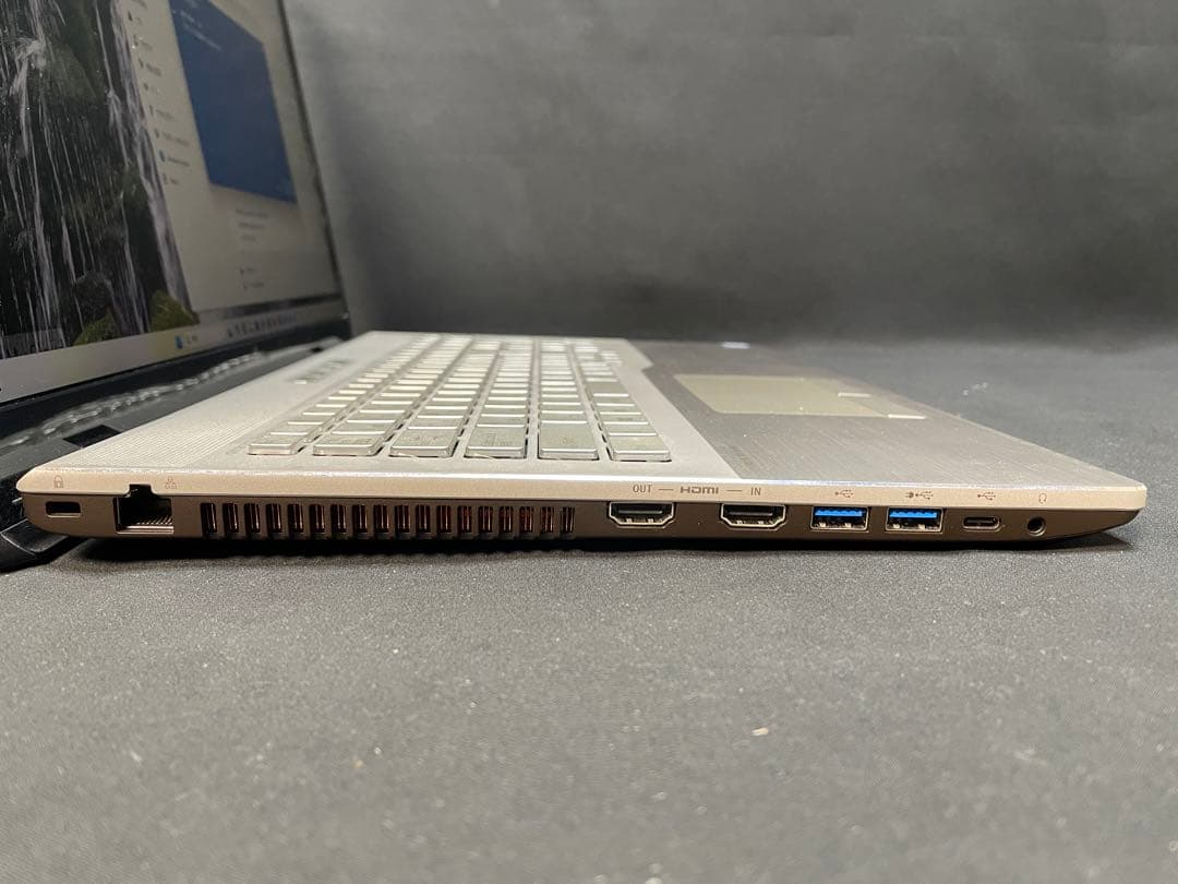 富士通 ノートPC 第9世代 17インチ SSD HDD 1367