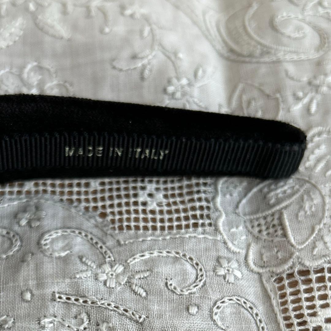 【極美品】フェラガモ ヴァラ　リボン カチューシャ ベロア　ブラック系