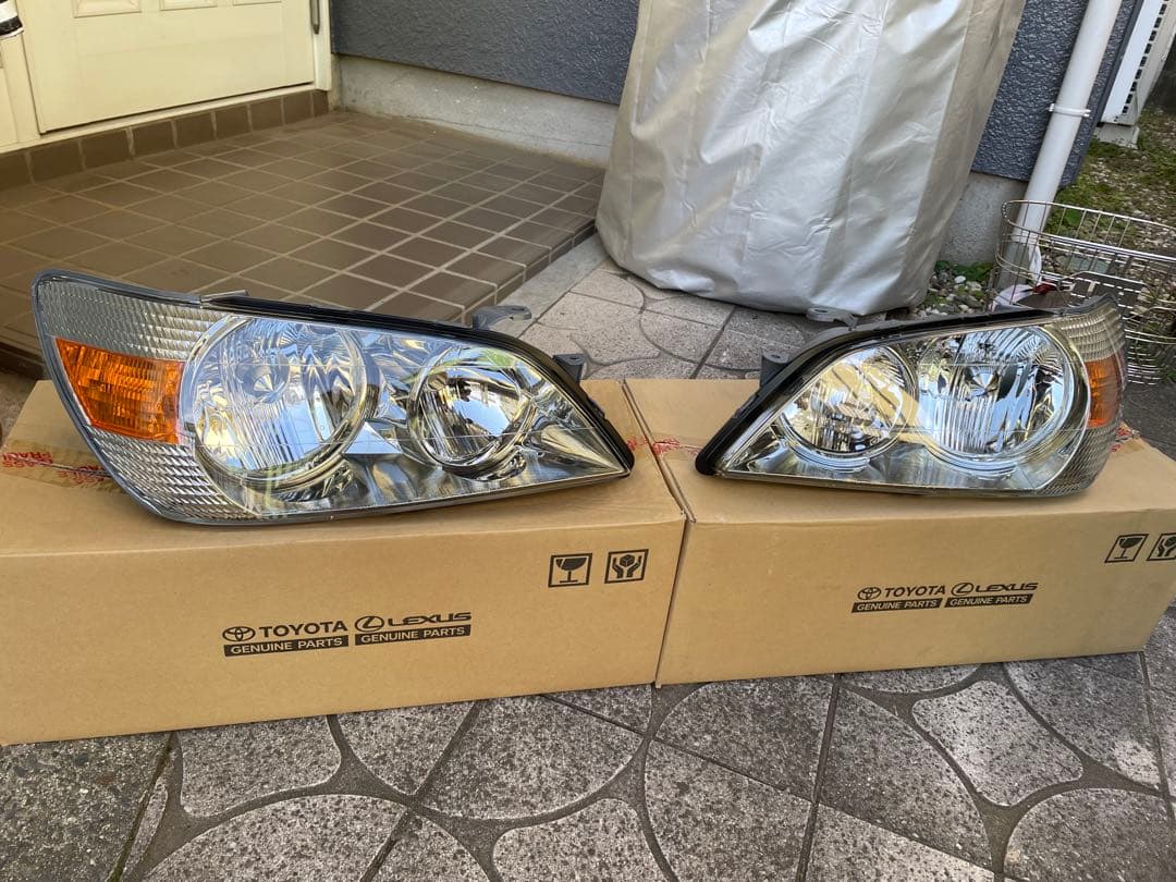 トヨタ アルテッツァ ヘッドライト 未使用