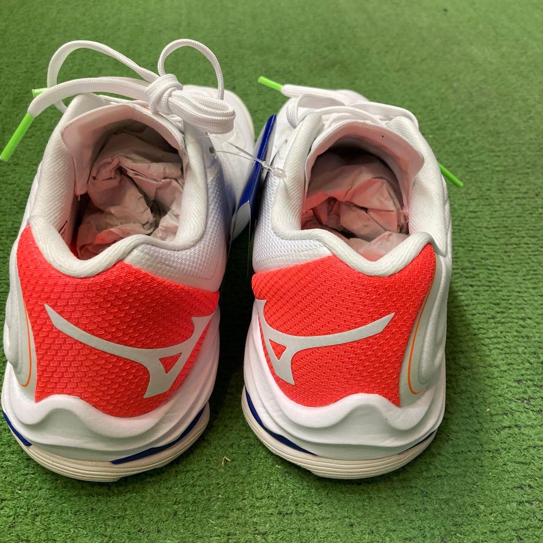 新品 ミズノウエーブライトニングZ6