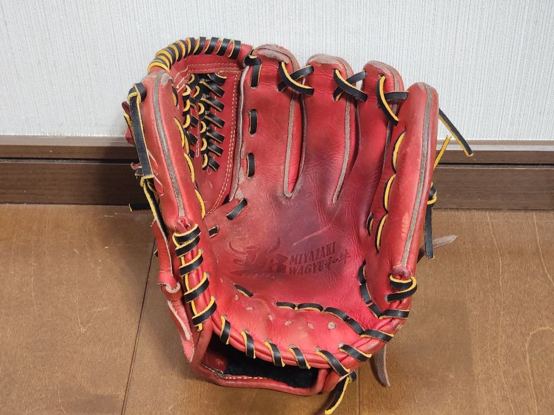 和牛JBの硬式野球グローブ