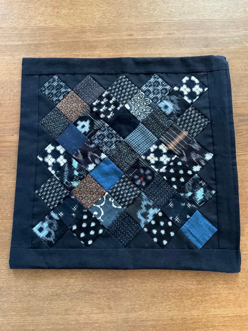 常吉さま専用　藍染古布四角繋ぎの座布団カバー