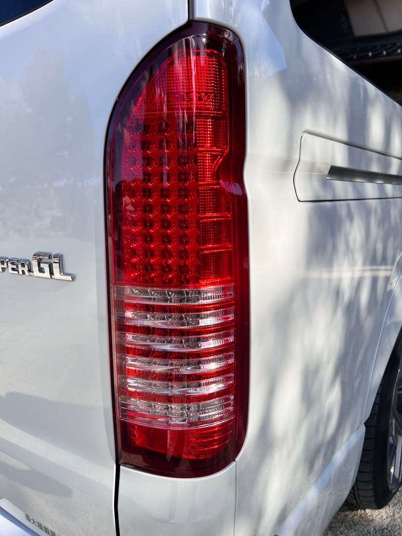 ハイエース　ステラファイブ　LEDテールランプ