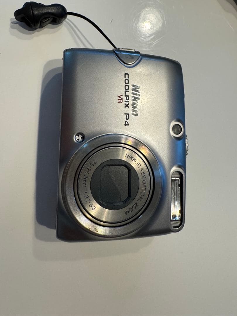 Nikon COOLPIX P4 コンパクトデジタルカメラ