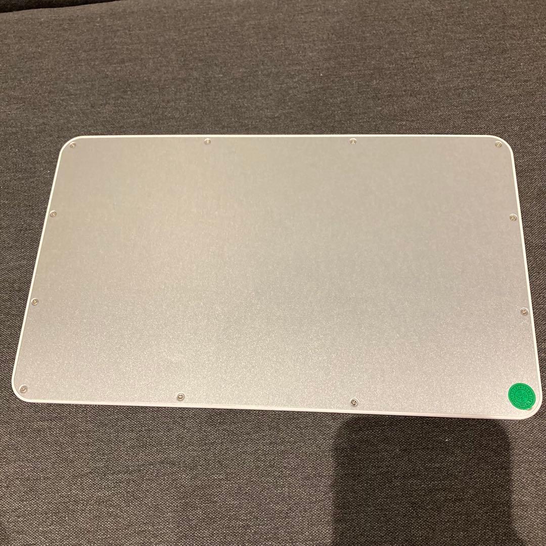 【6088】iPad A2198 32G 初期化済み　キーボード　カバー付き