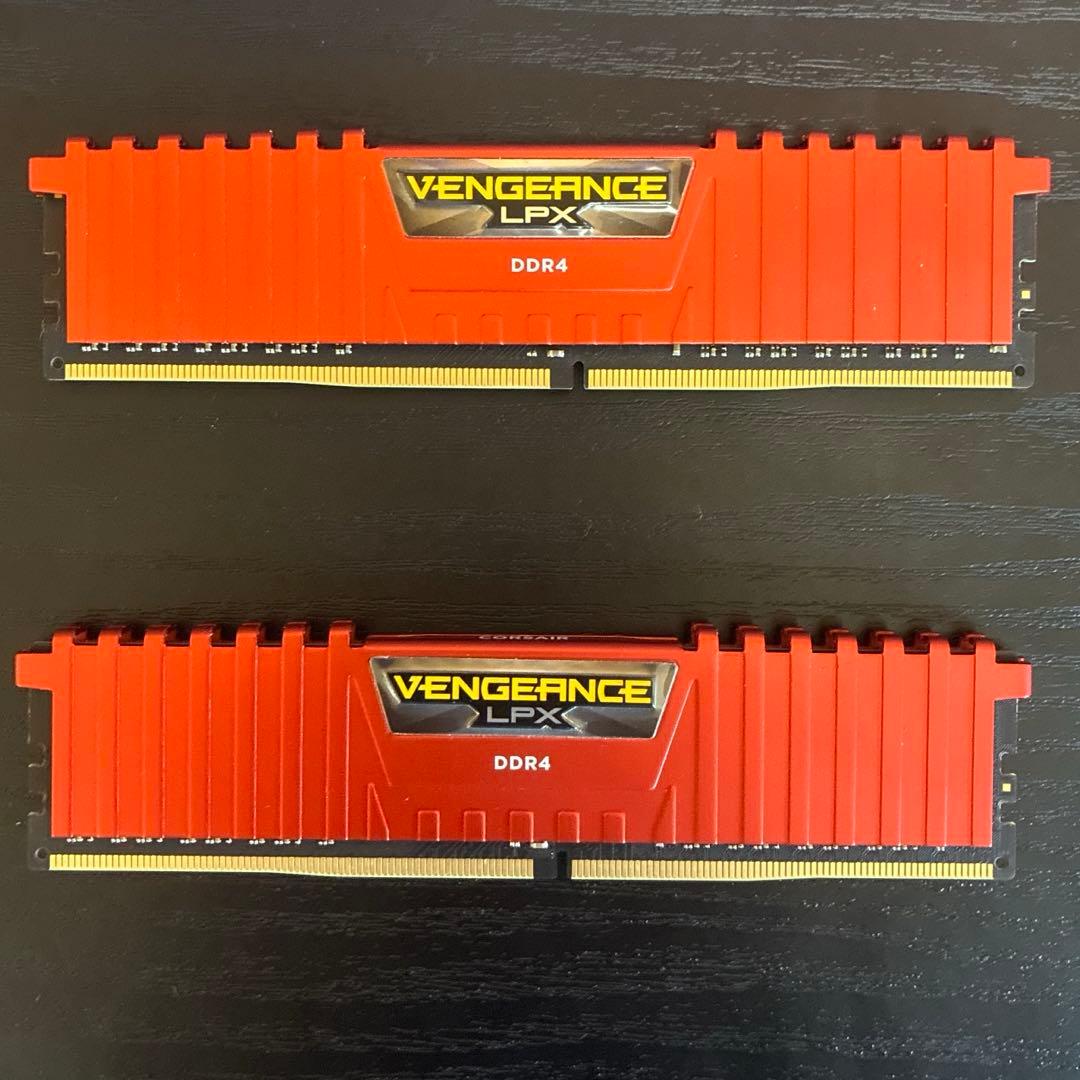 メモリー CORSAIR CMK16GX4M2A2666C16