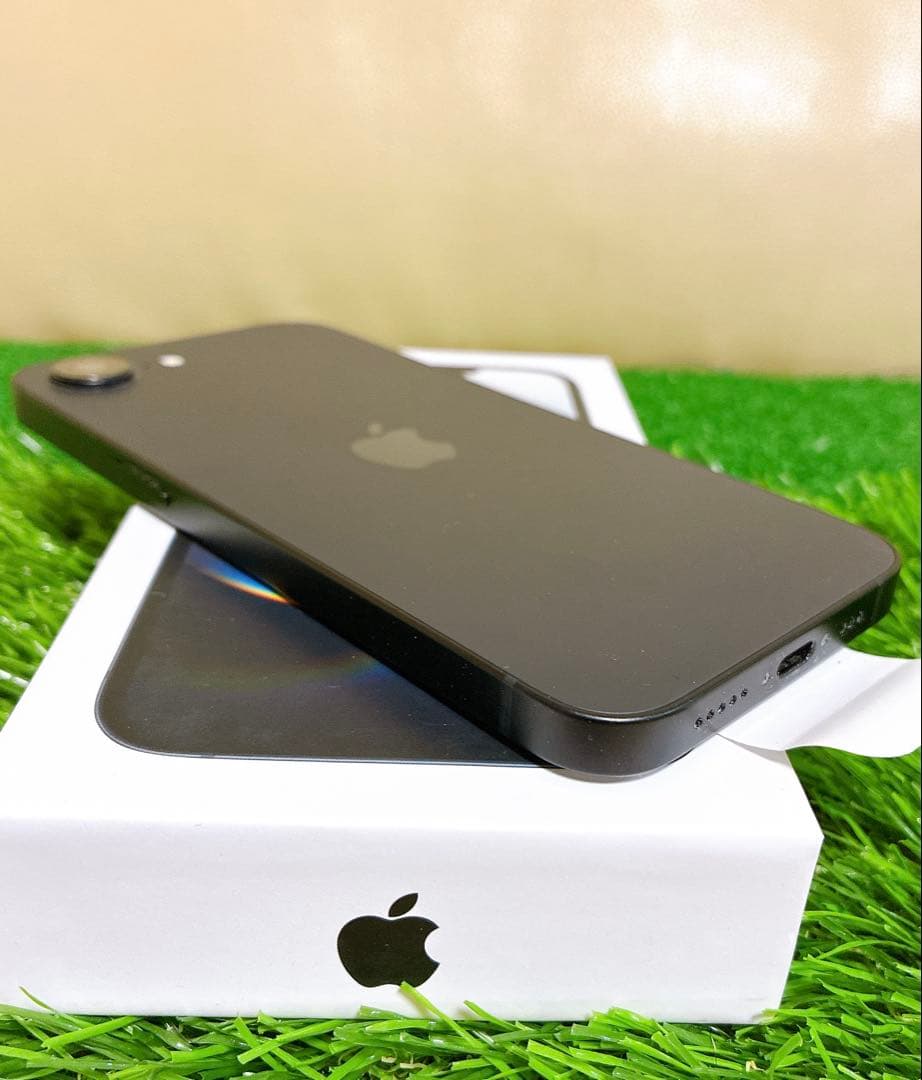 【11月まで保証あり 超美品】iPhone 16e ブラック 海外版