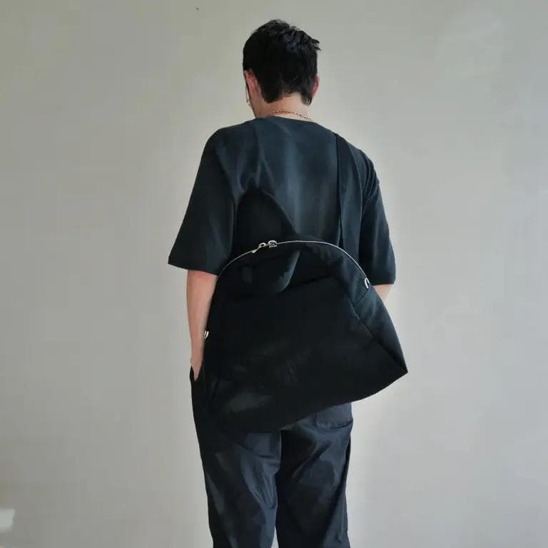 美品 ITTIイッチ Annie Puffer Madison Bag ブラック