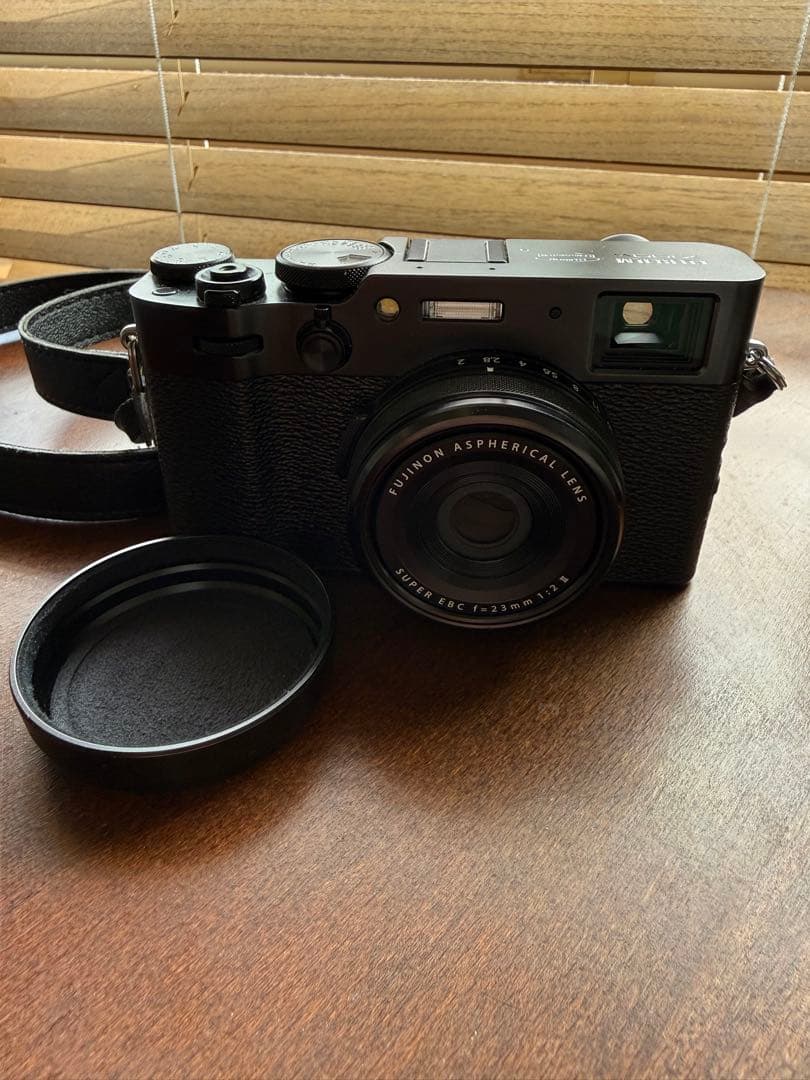 最終値下げ超美品Fujifilm X100VIコンパクトデジタルカメラ 箱無し