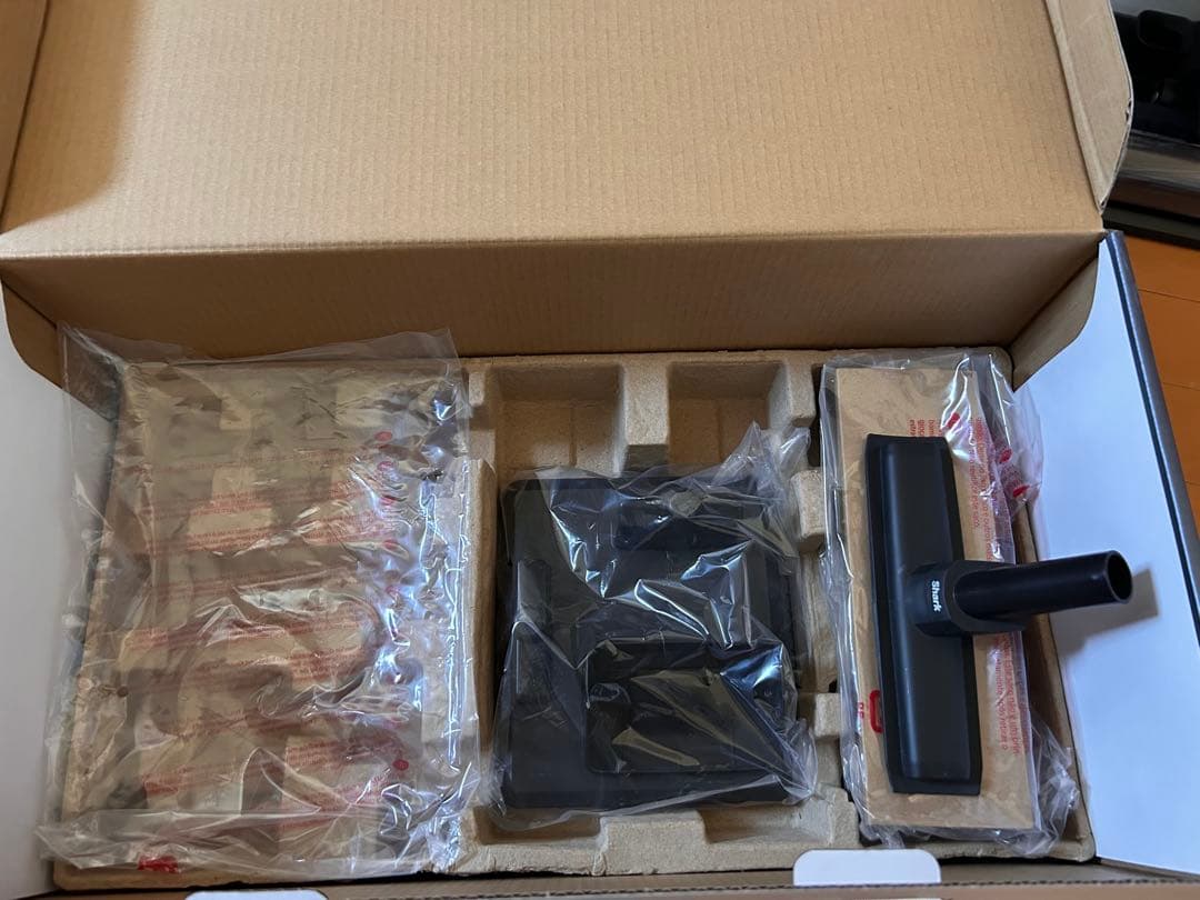 SHARK コードレスクリーナー CS651JBL