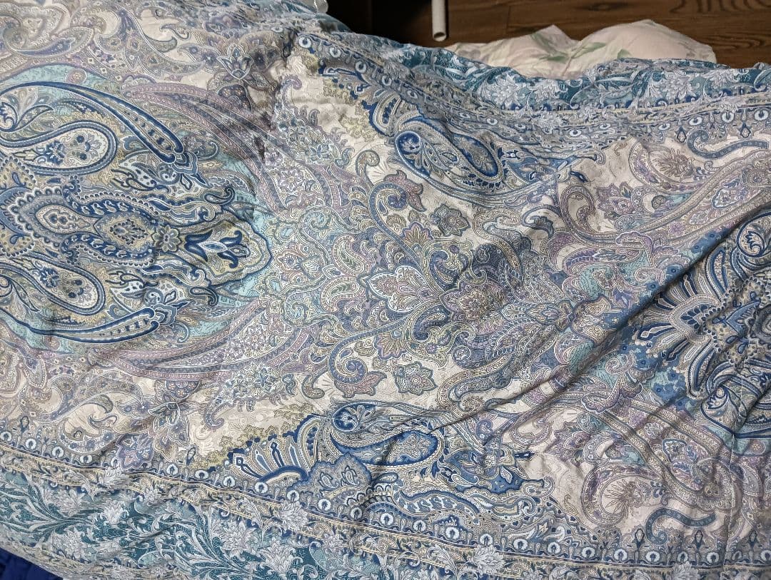 ペイズリー柄　羽毛掛け布団 210cm x 150cm
