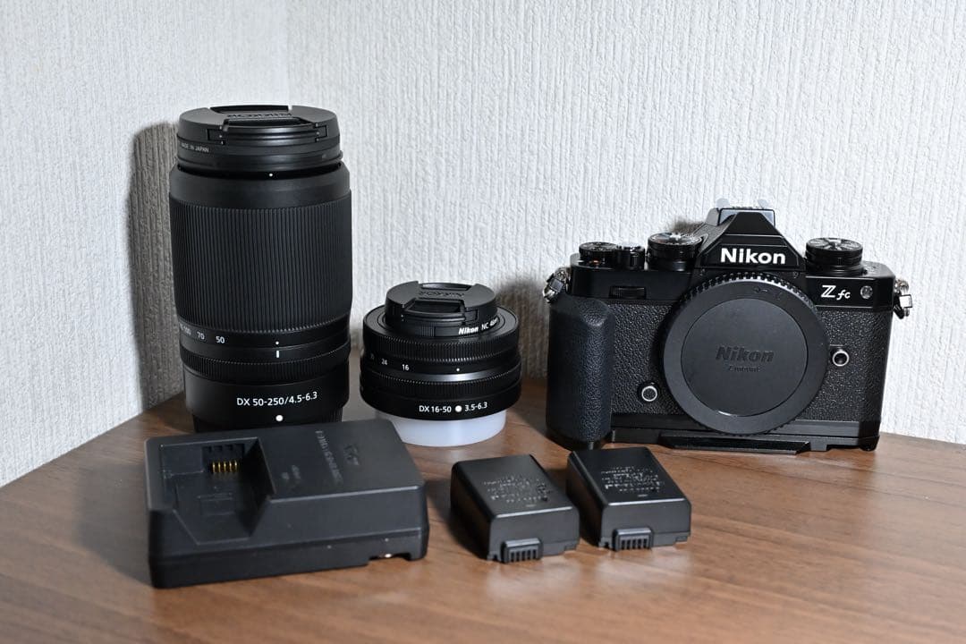 Nikon Zfcミラーレスカメラ + DXレンズ2本＋その他おまけ