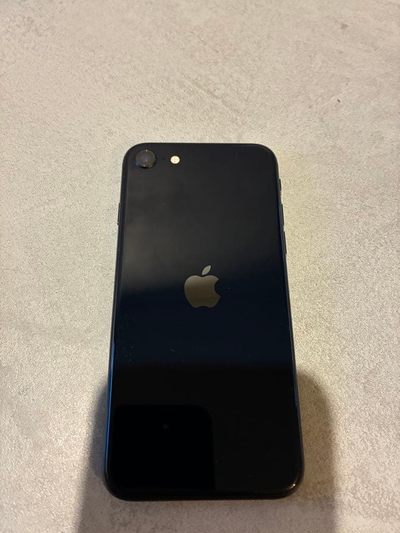 i*5様 Apple iPhoneSE 3 64GB本体