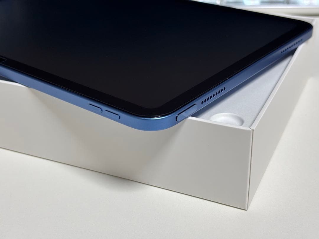 iPad(A16)Wi-Fi 128GB Blue ケース・フィルムセット
