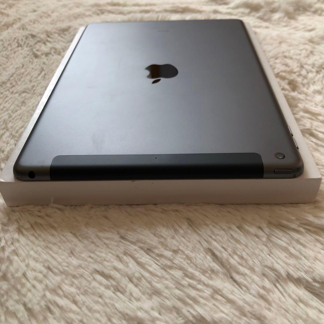 【1台限定価格】iPad 第8世代 32GB 【すぐ発送】【付属品】