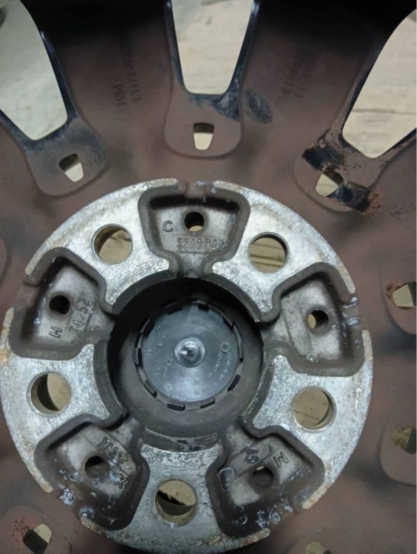 MINI F60 クロスオーバー　純正品　★ブラック★ 18インチ　4本