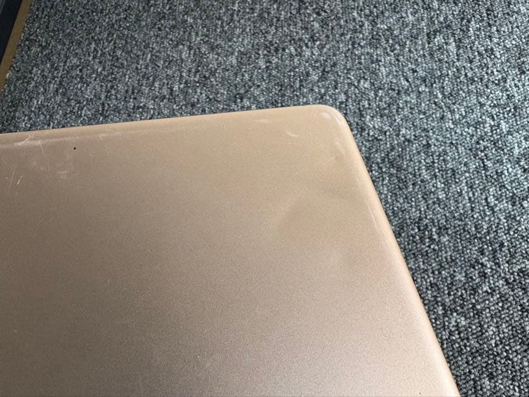 【動作品】Apple iPad 第7世代　ゴールド 本体