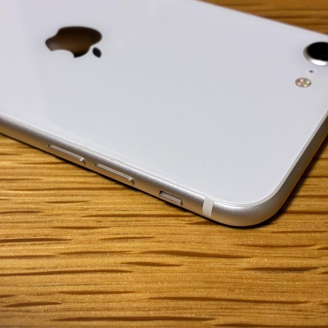 Ya17700 iPhone SE 第3世代　SIMフリー　美品