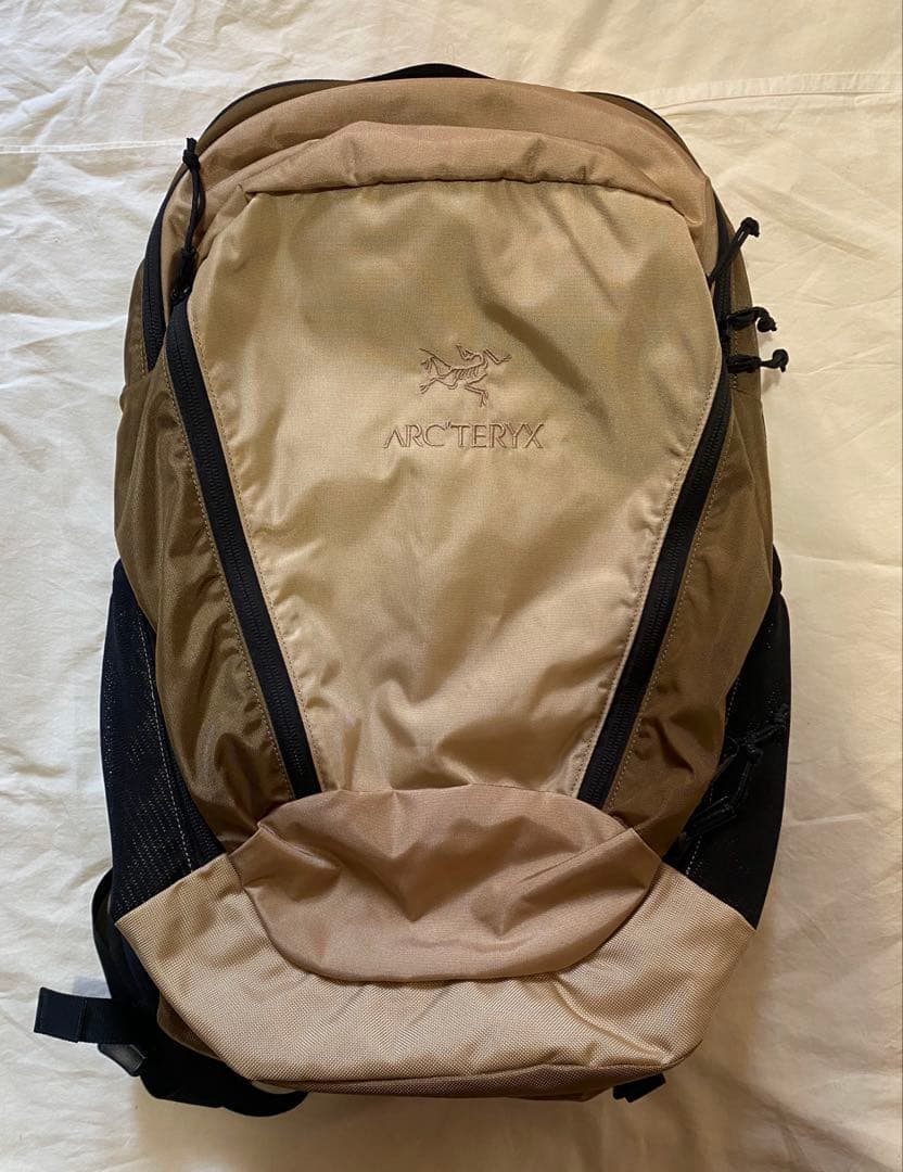 Arc’teryx × beams boy 別注 mantis 26 ivory