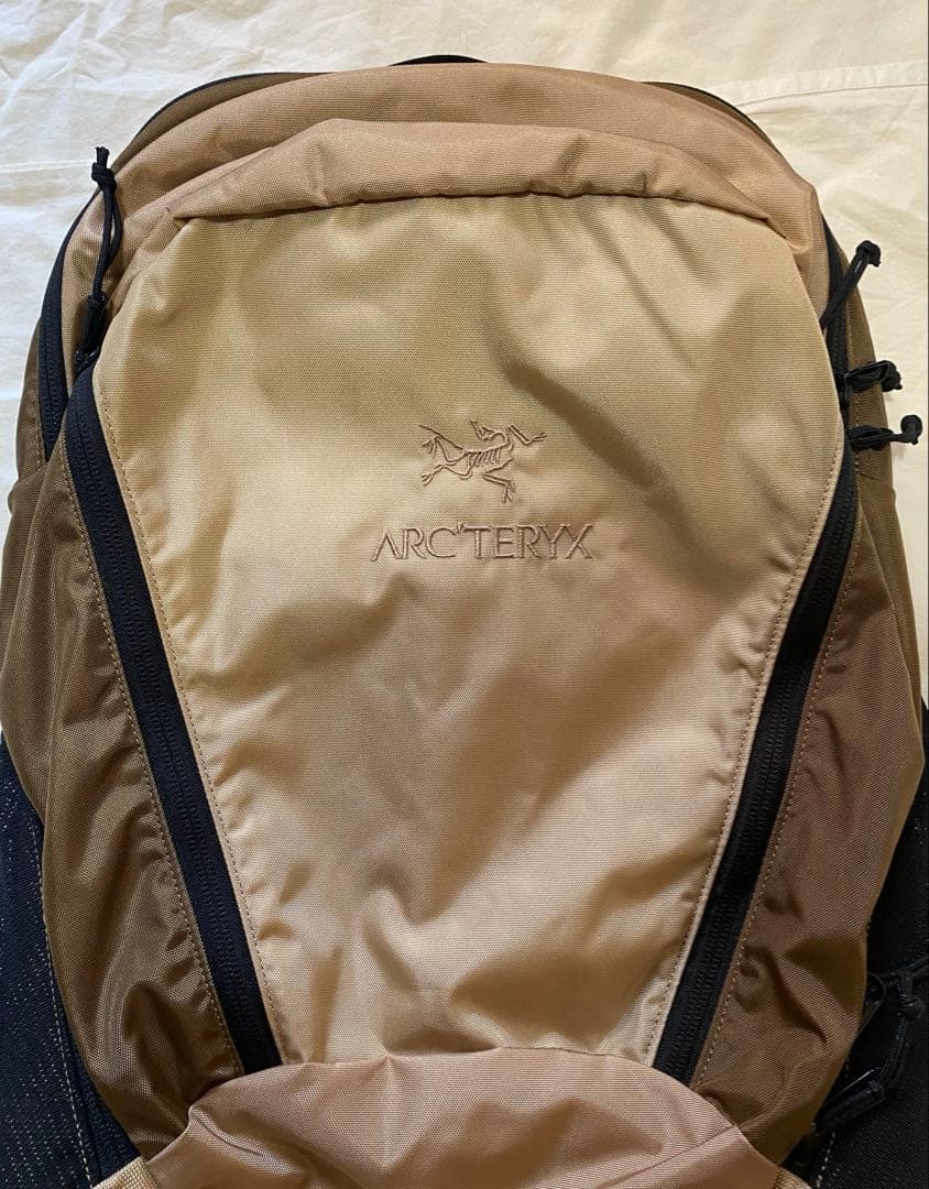 Arc’teryx × beams boy 別注 mantis 26 ivory
