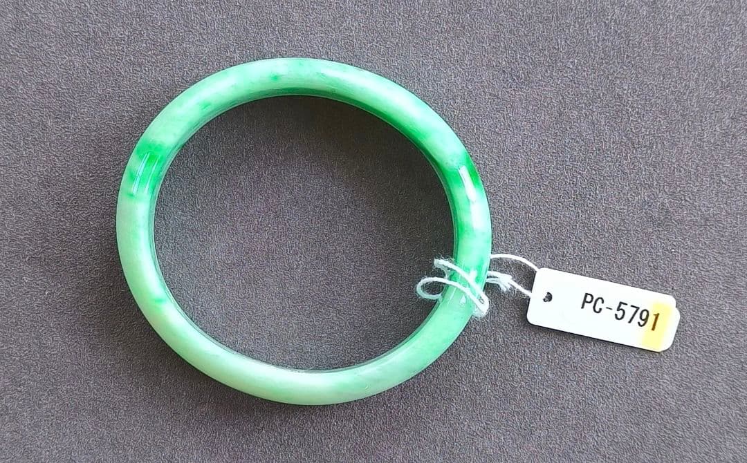 あ〜きゃん♬ 【日本鑑別書付】ミャンマー産本翡翠の貴妃バングルとリング2点