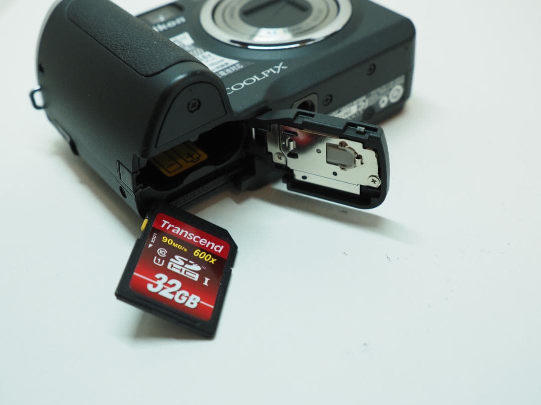 動作確認済 Nikon COOLPIX P50 単3電池タイプ デジタルカメラ